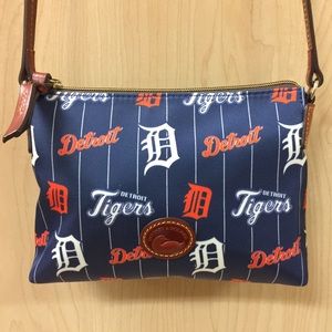 Women's crossbody purse-Detroit Tigers Shoulder Bag CrossBody Bag Women's crossbody purse-Detroit Tigers Shoulder Bag CrossBody Bag
